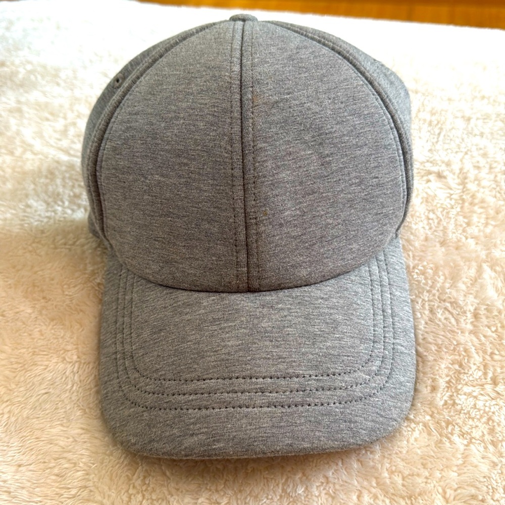 LULULEMON - cute baseball cap